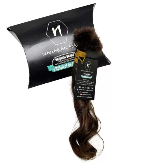 N2-11 hullámos világosbarna–sötétszőke magyar póthaj a Nadabán Hair dobozán (25 cm, 40 g)