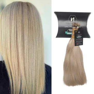 N224 festett, szőkített magyar póthaj copf (31–33 cm, egyenes platinaszőke) – mellette illusztrációs modellfotó